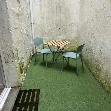 Apartment En Bord De Sevre *